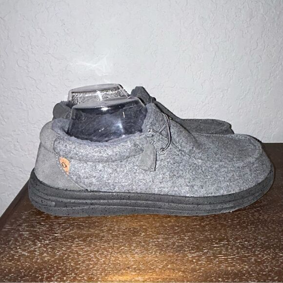 Lamo Slip On Fuzzy Slipper Shoes - Picture 2 of 6